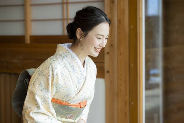 顔合わせの服装マナーとは?立場別におすすめの服装を紹介