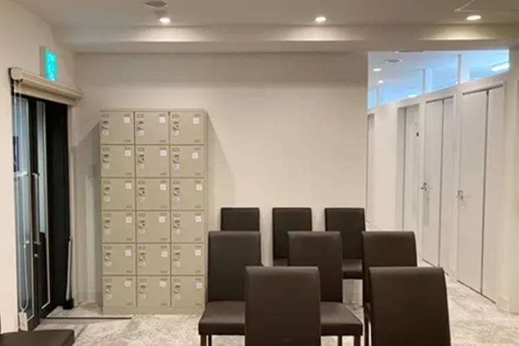 メンズリゼ福岡天神院の待合室