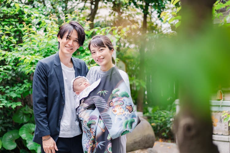 お宮参り家族3人