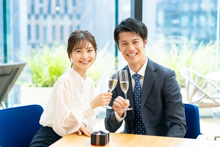 新郎と新婦の顔合わせの服装