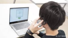 AGAクリニックのプランや費用を調査する編集部員