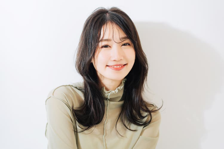 骨格ウェーブの女性に似合うトップスは？NGアイテムやコーディネート例も紹介