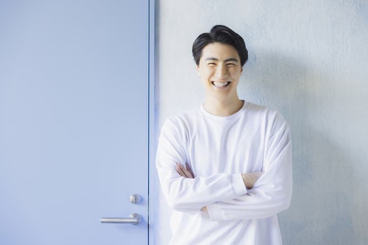 骨格ストレートのメンズに似合う服は？着こなしのコツやNG例を解説