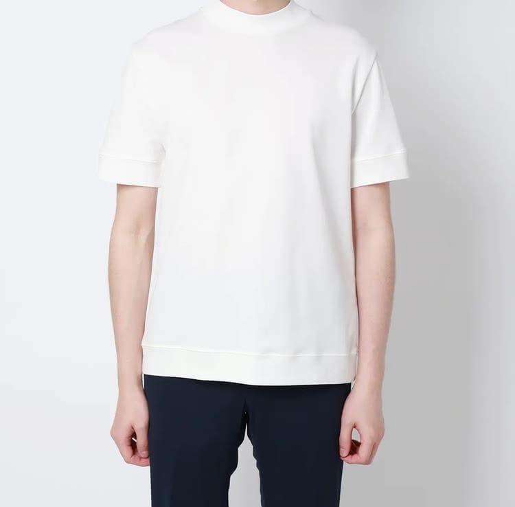 ほどよいフィット感のTシャツ