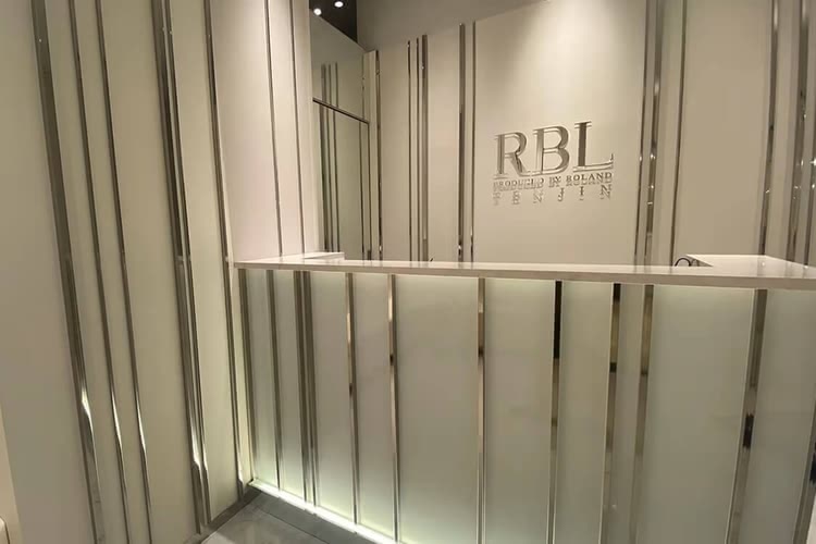 ROLANDBeautyLounge福岡天神店の院内受付