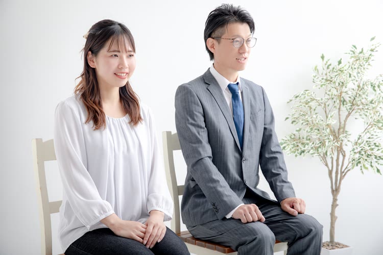 顔合わせ 服装 男女