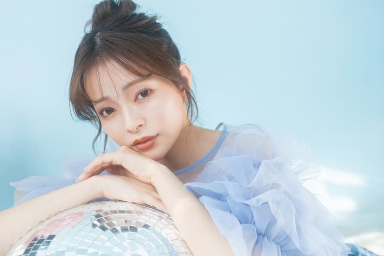 骨格ウェーブの女性に似合う服の特徴は？おすすめコーデやNGファッションを紹介