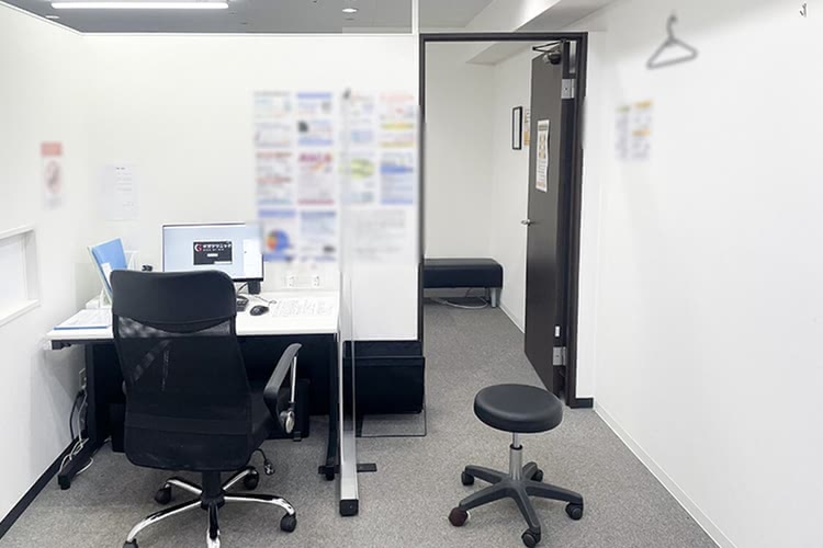 大阪なんばギガクリニックの診察室の画像